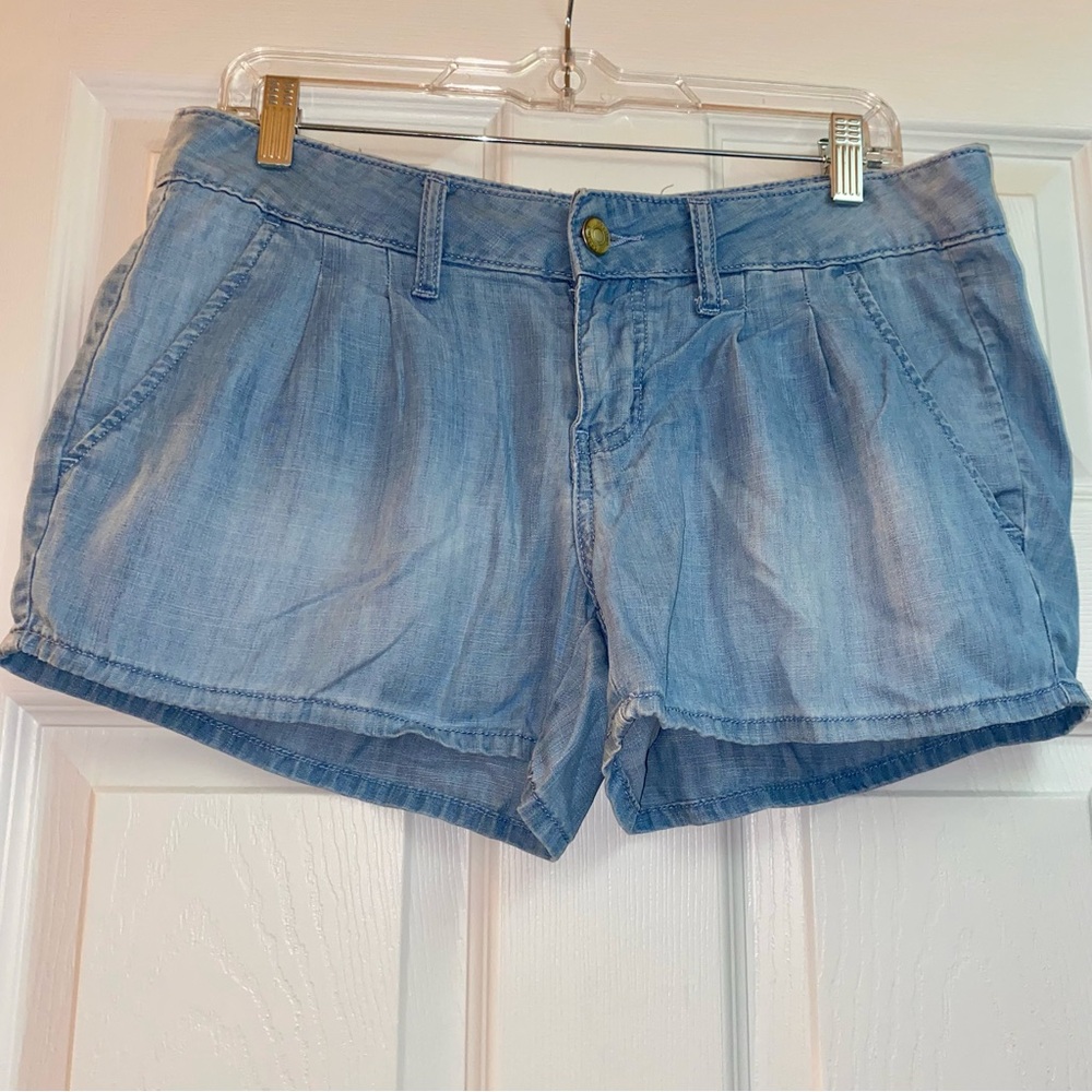 Mossimo Chambray Shorts - Lightweight, Effortless Summer Staple Size 8